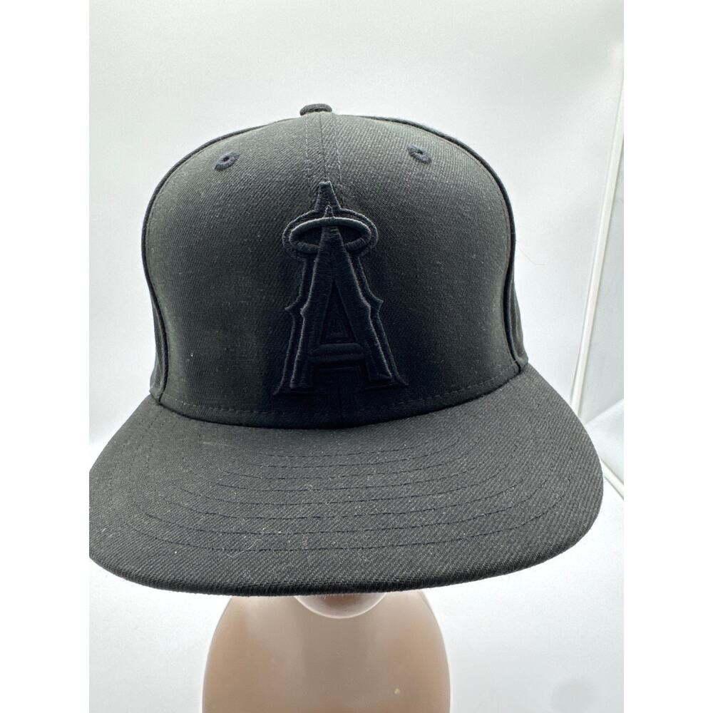 Los Angeles‎ Angels MLB Red New Era 39Black on BlackFitted Hat Mens 7 1/4